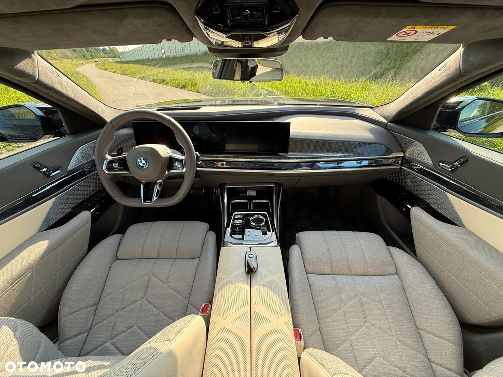 BMW Seria 7 M760e PHEV xDrive sport - 18