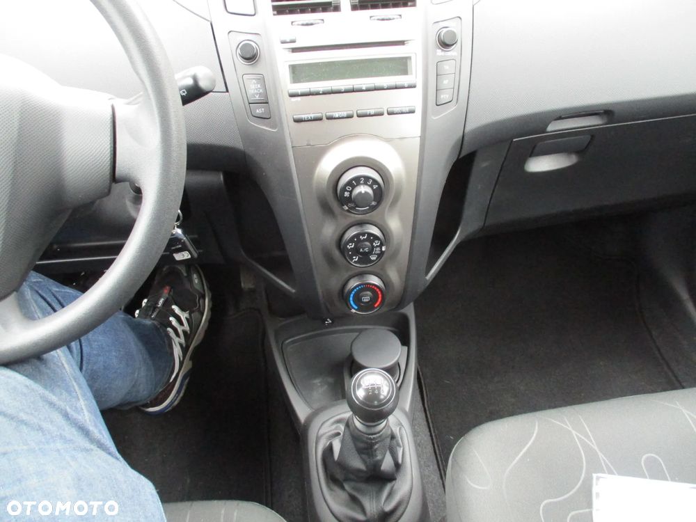 Toyota Yaris 1.33 Luna - 11