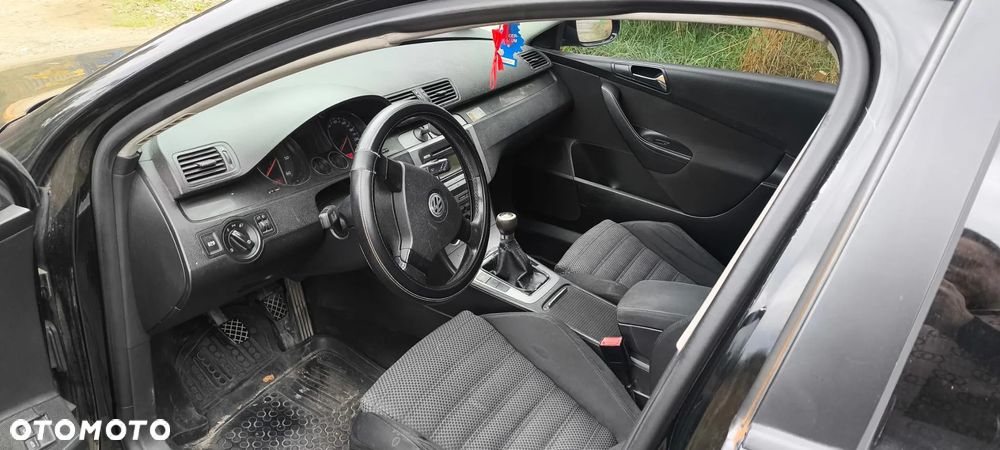 Volkswagen Passat 1.9 TDI Comfortline - 5