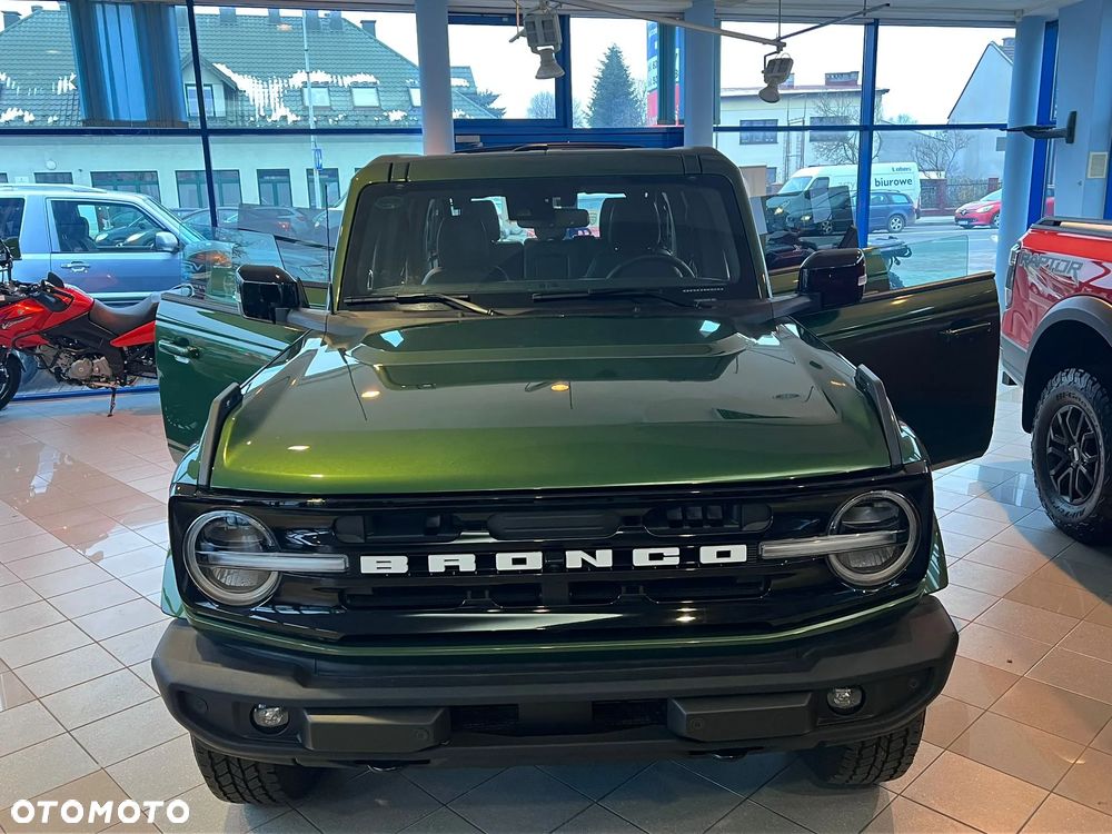 Ford Bronco - 20