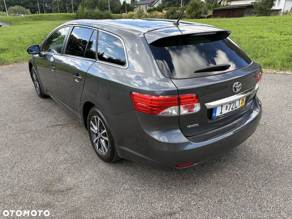 Toyota Avensis - 4