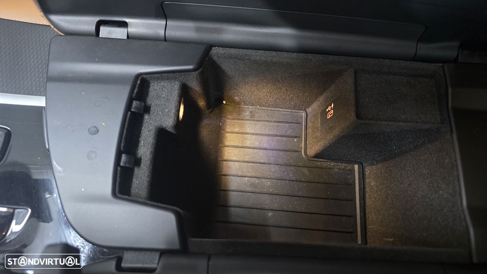 BMW 520 d Pack Desportivo M Auto - 36