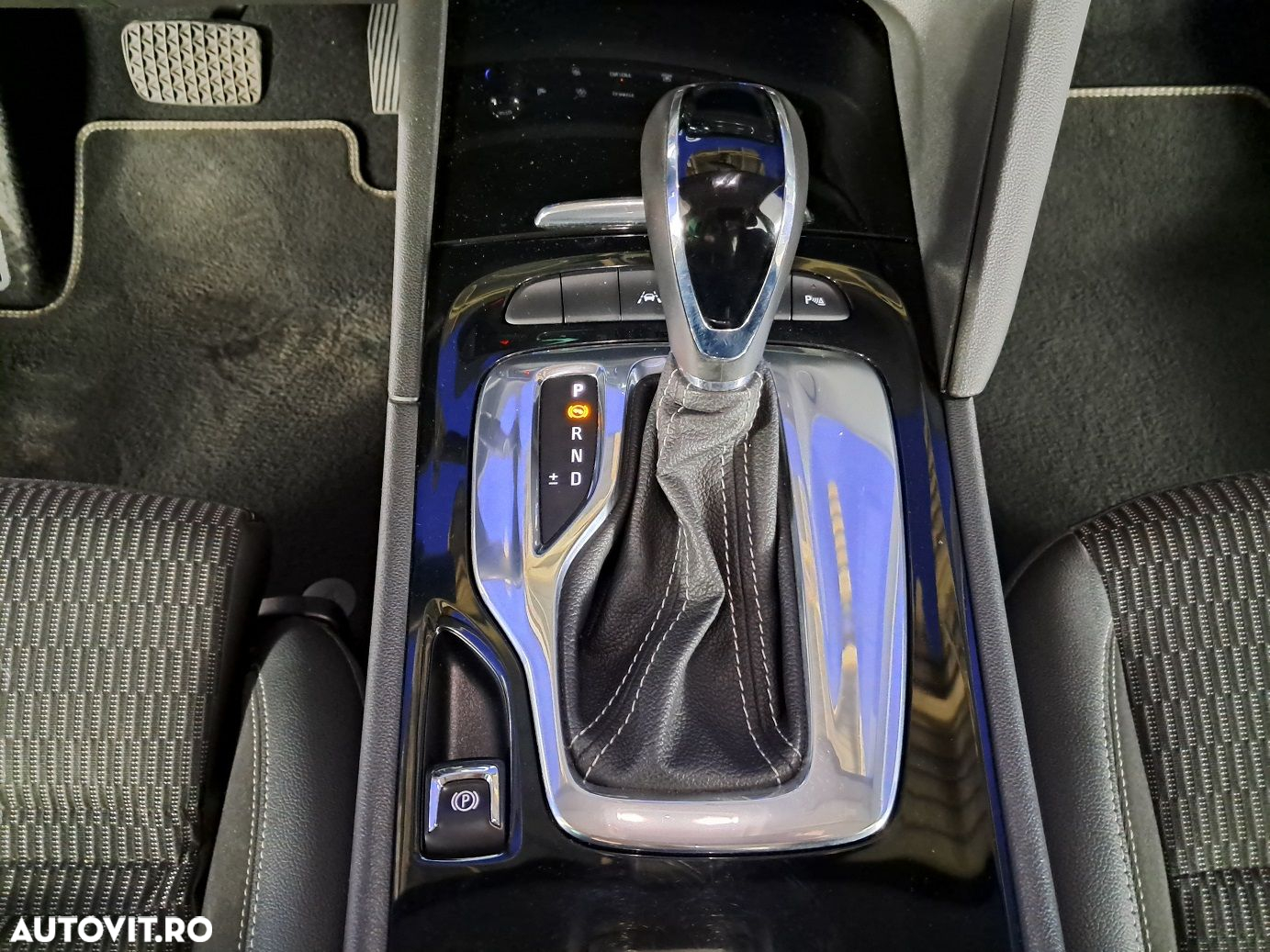 Opel Insignia - 16