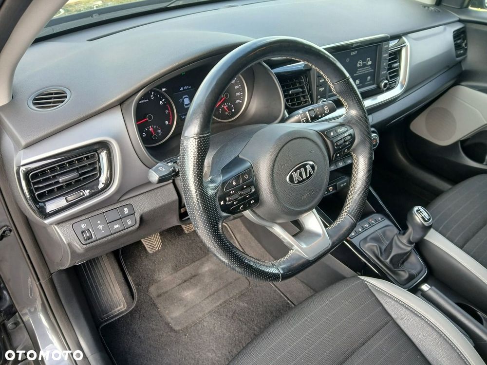 Kia Stonic 1.4 L - 12