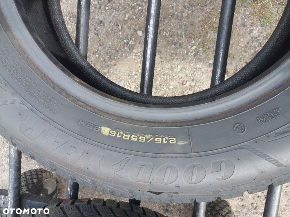 Opony zimowe 215.65.16 Goodyear 2021 rok - 3