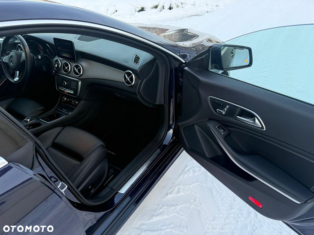 Mercedes-Benz CLA 250 4Matic 7G-DCT - 15