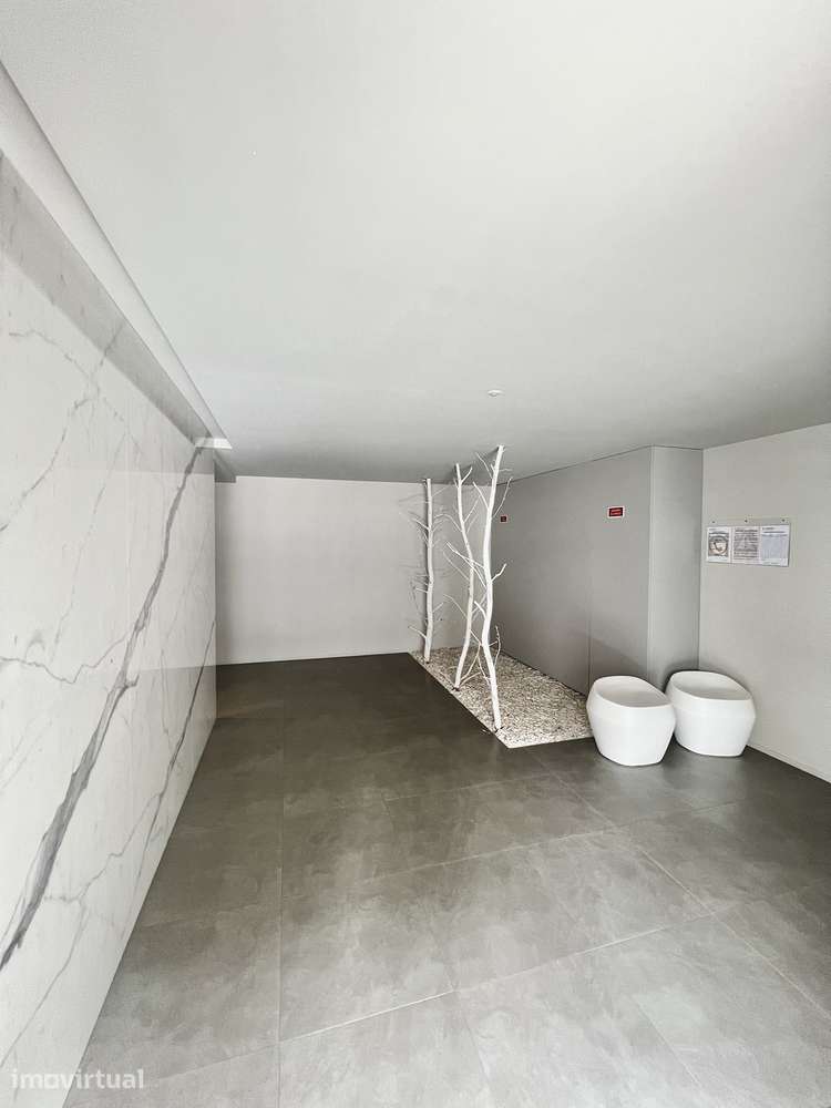 Apartamento T1 em Fraião, com garagem fechada - Grande imagem: 4/18