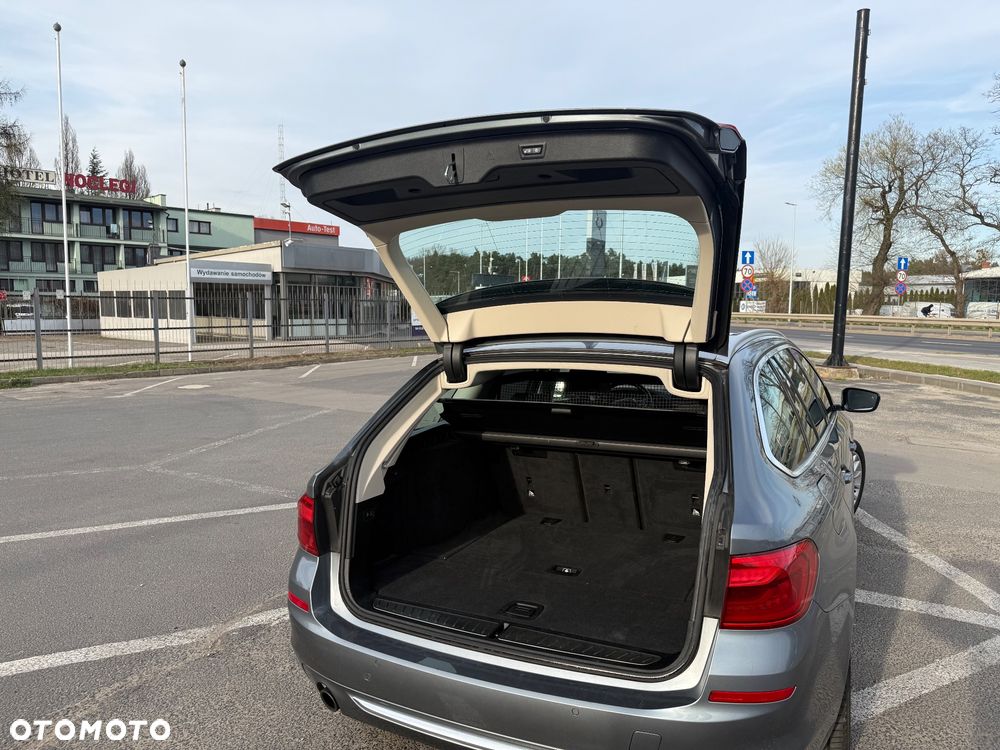 BMW Seria 5 530i Luxury Line - 29