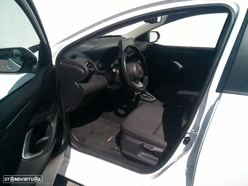 Toyota Yaris - 11