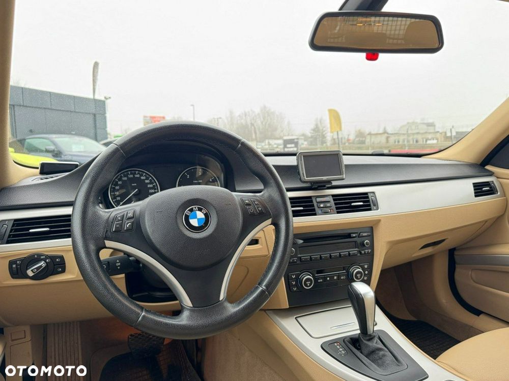 BMW Seria 3 318d - 13