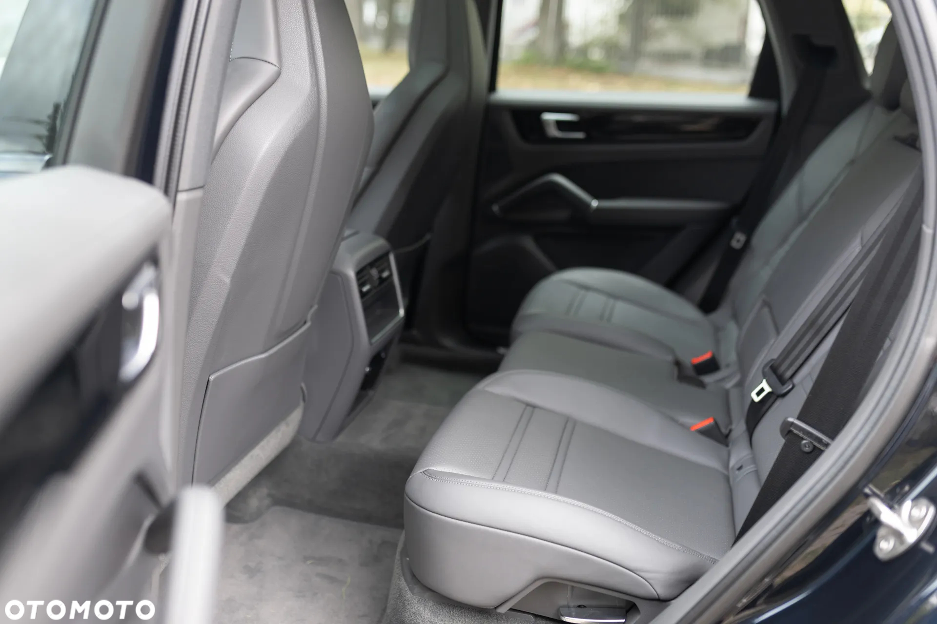 Porsche Cayenne Standard - 11
