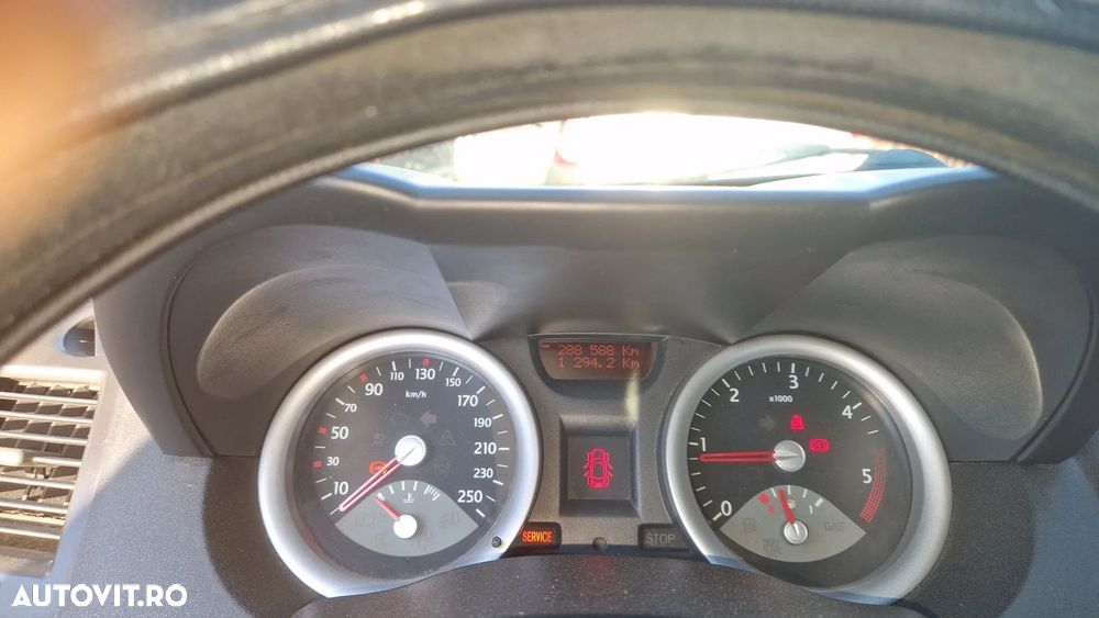 Renault Megane 1.9dCi Privilege - 3