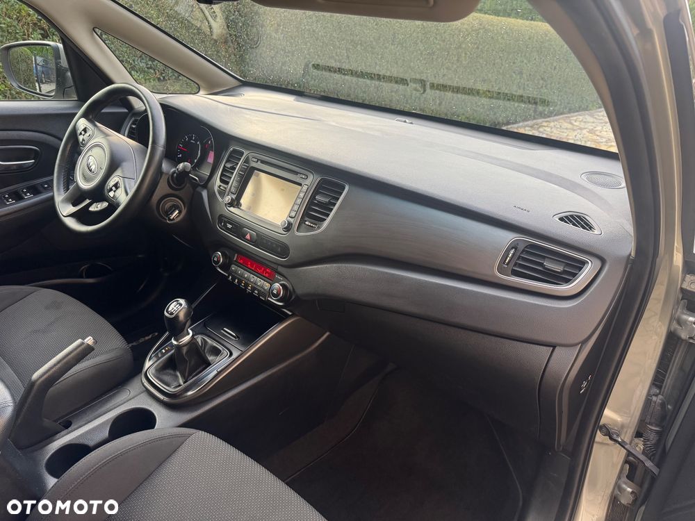 Kia Carens 1.7 CRDi 115 Dream-Team Edition - 11