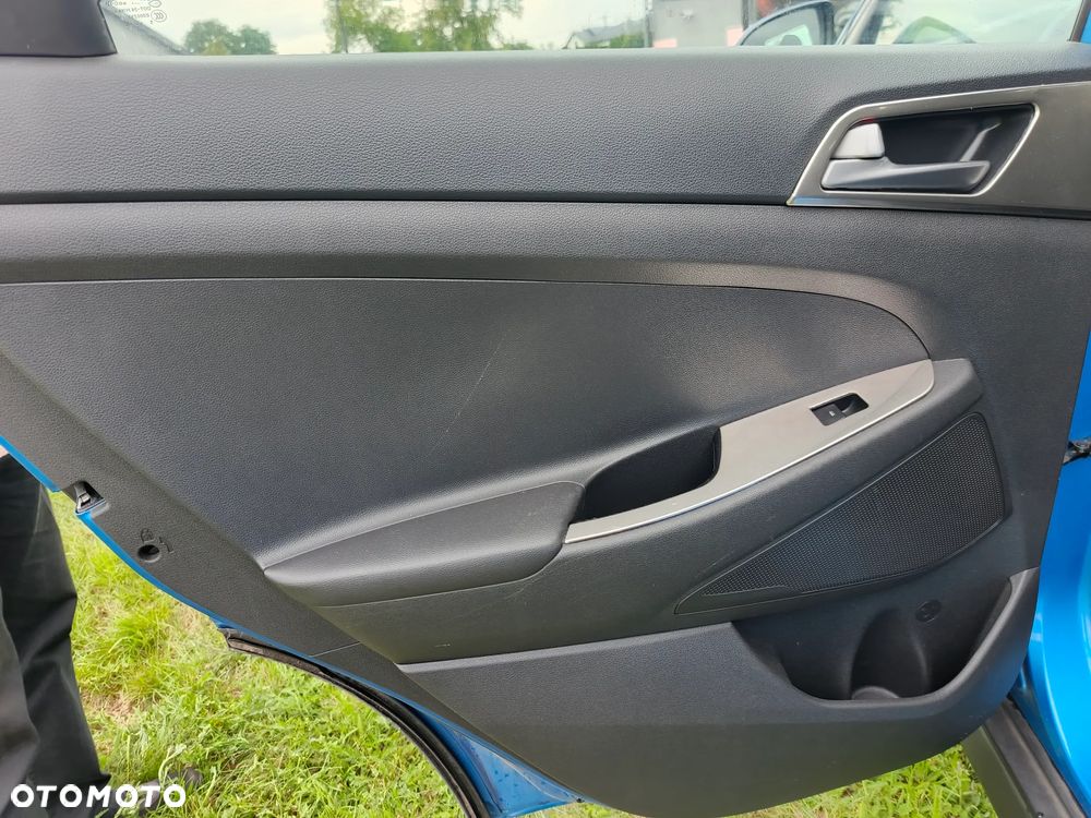 Hyundai Tucson 1.7 CRDI BlueDrive Style 2WD - 25