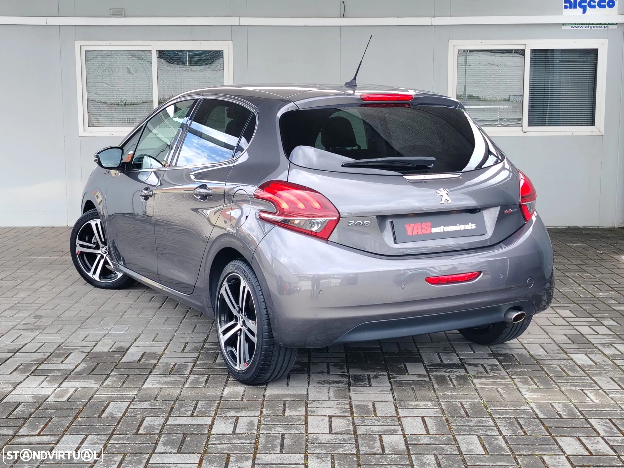 Peugeot 208 1.2 PureTech GT Line - 29