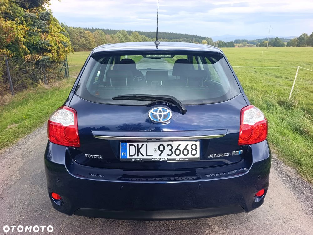 Toyota Auris 2010 photo 2