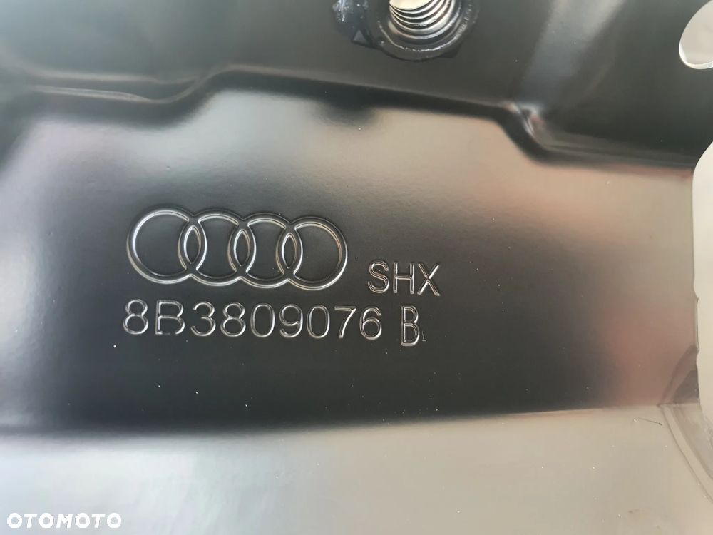 Próg poszycie prawe Audi A5 III B10 8B rok 24- - 3
