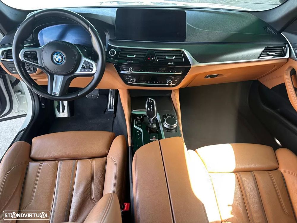 BMW 530 e Pack Desportivo M - 17