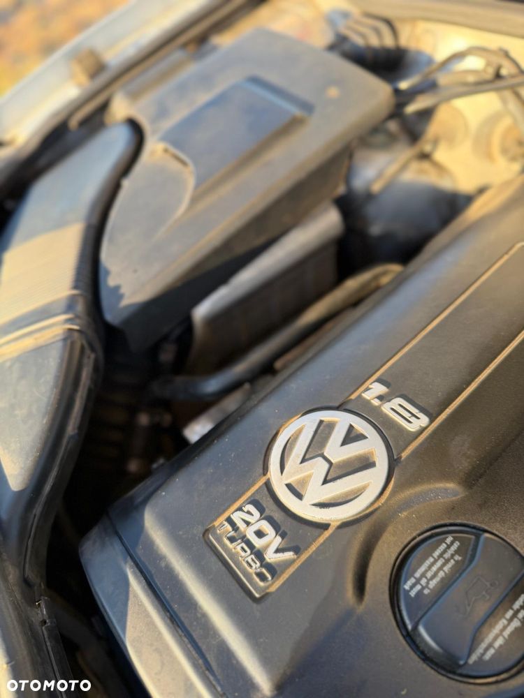 Volkswagen Passat - 16