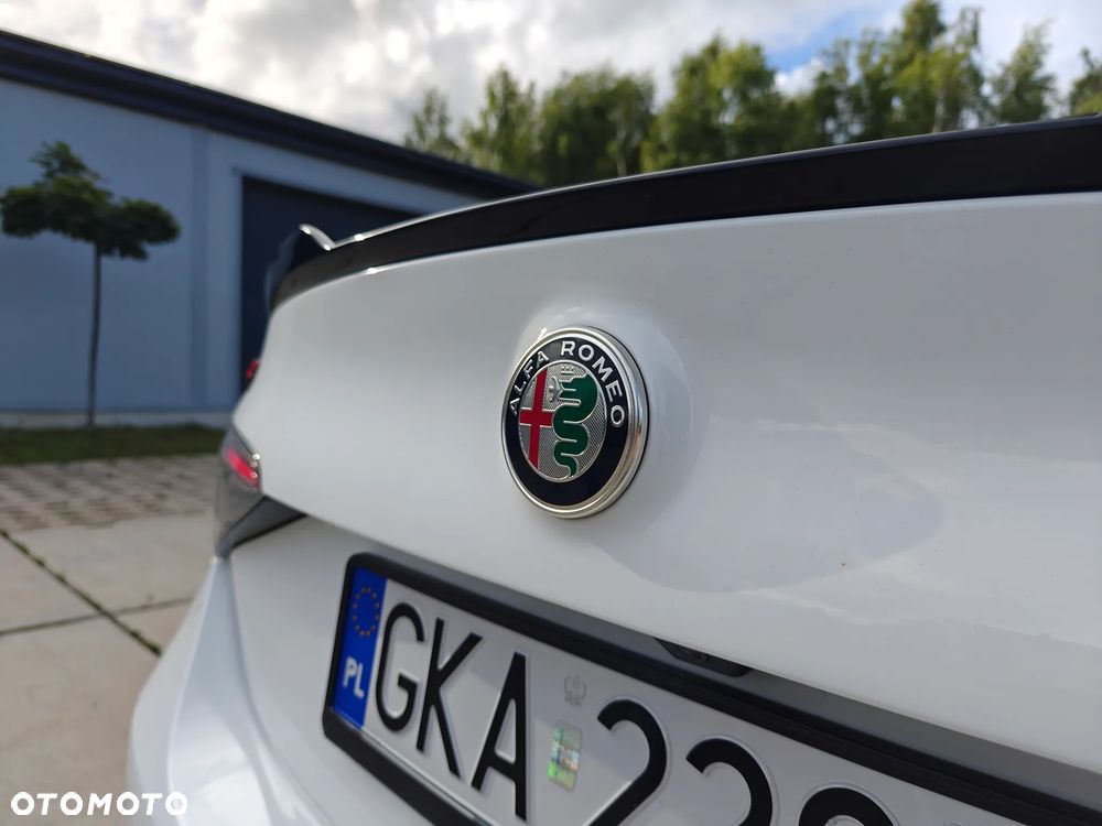 Alfa Romeo Giulia 2.0 Turbo 16V AT8 Veloce Ti - 21
