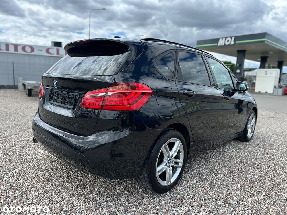 BMW Seria 2 218d - 5