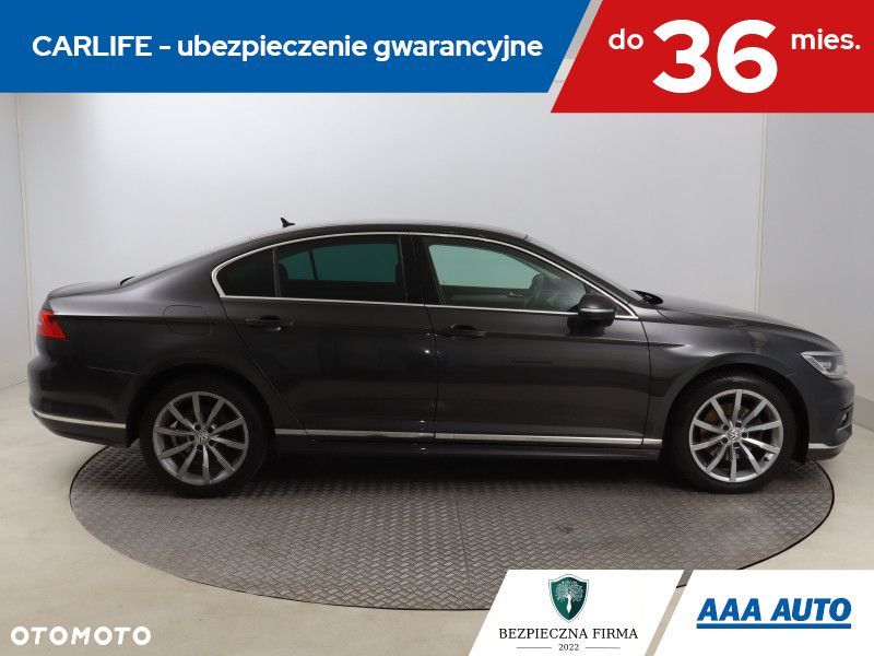 Volkswagen Passat - 8