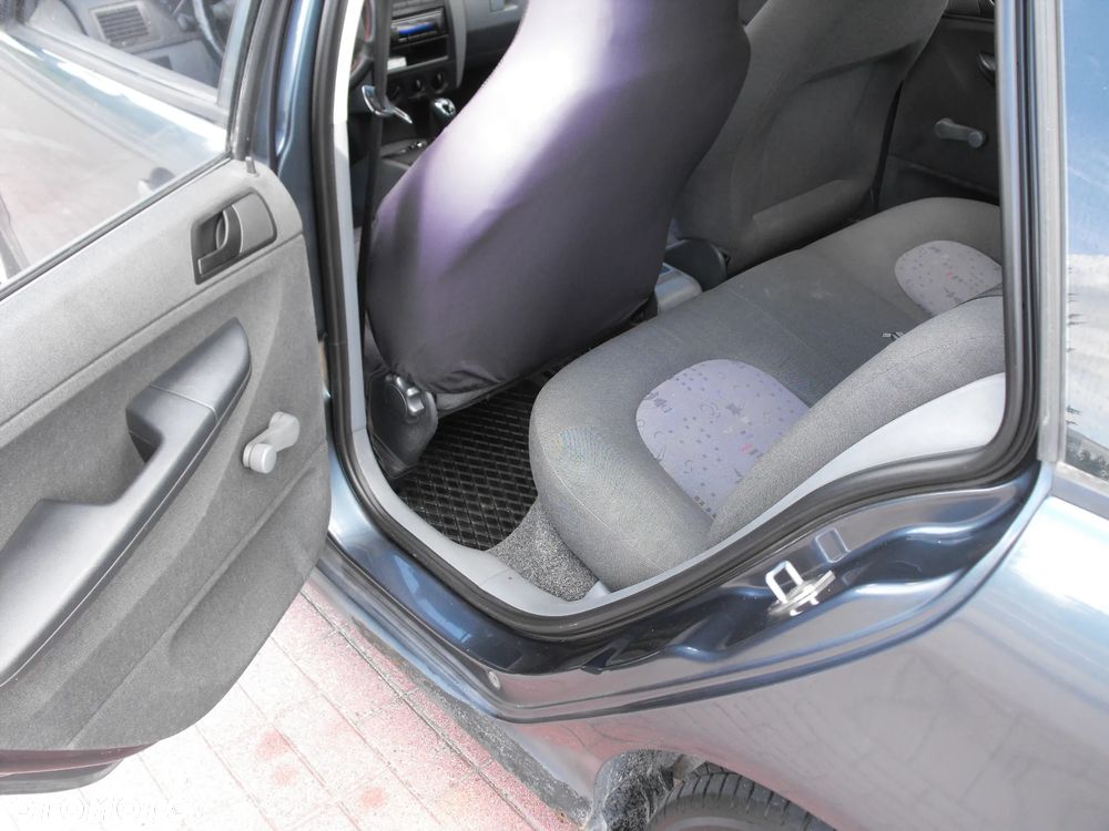Skoda Fabia 1.2 HTP Classic - 8