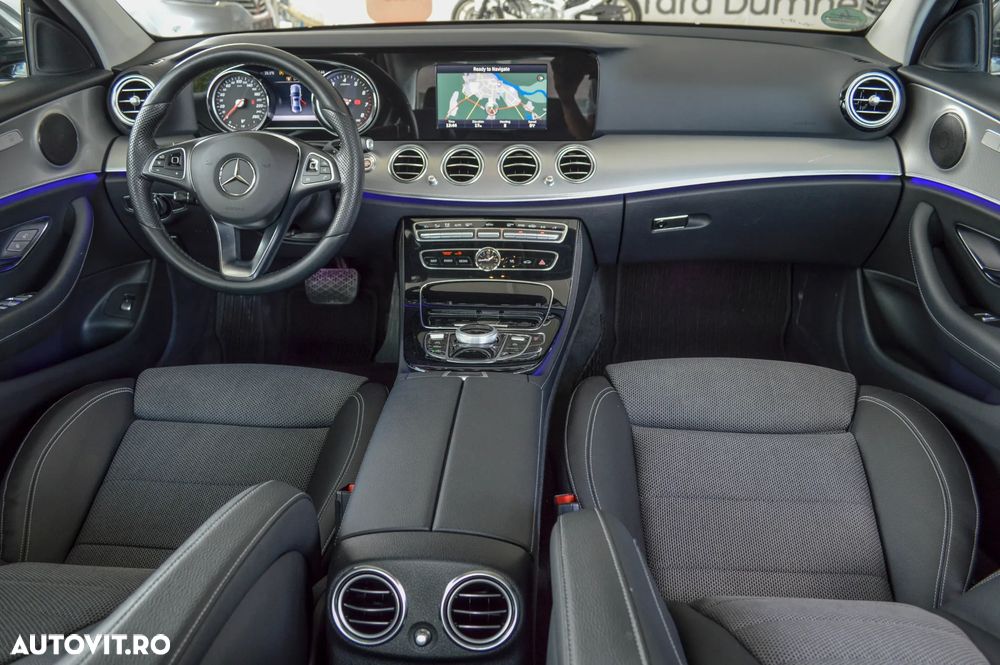 Mercedes-Benz E 200 4MATIC 9G-TRONIC Avantgarde - 37