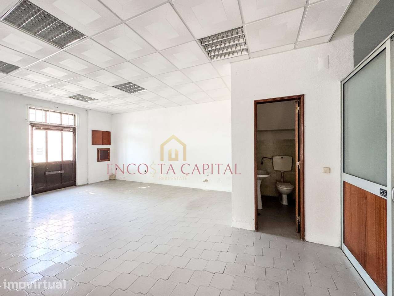 Loja com Projeto para Habitação | 103,71 m2 - Grande imagem: 2/14