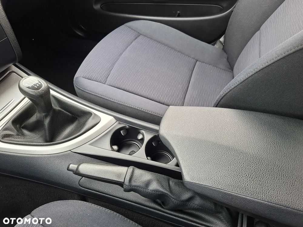 BMW Seria 1 116i - 19