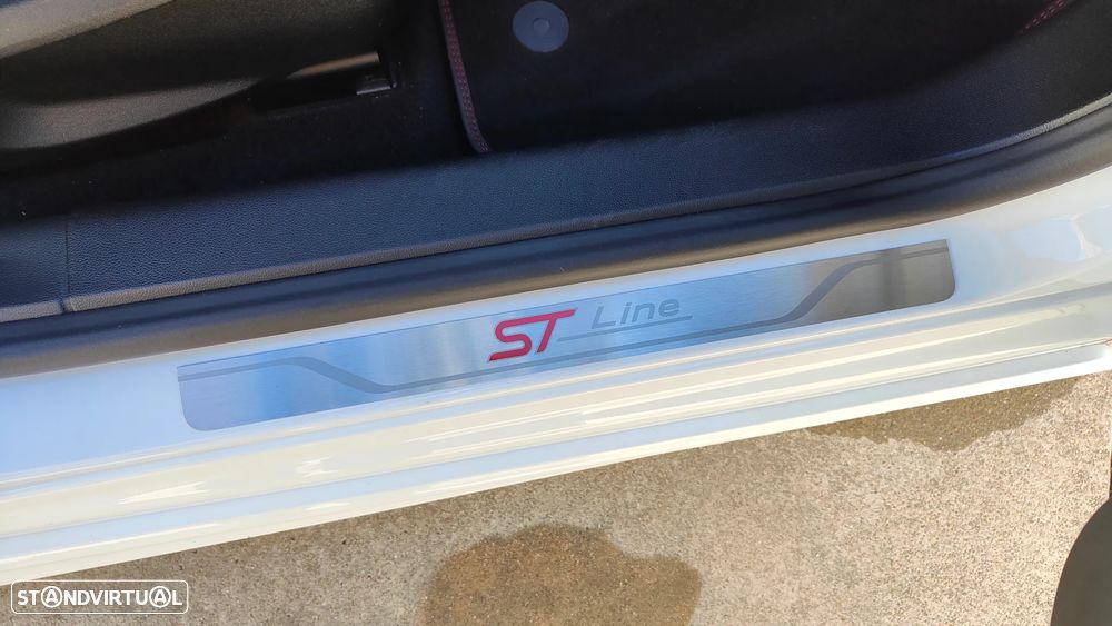 Ford Focus SW 1.0 EcoBoost ST-Line - 37