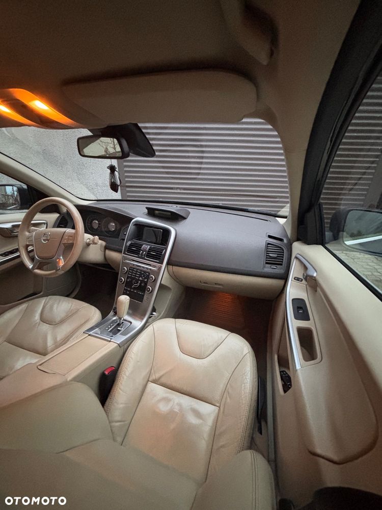 Volvo XC 60 2.4D AWD Kinetic - 12