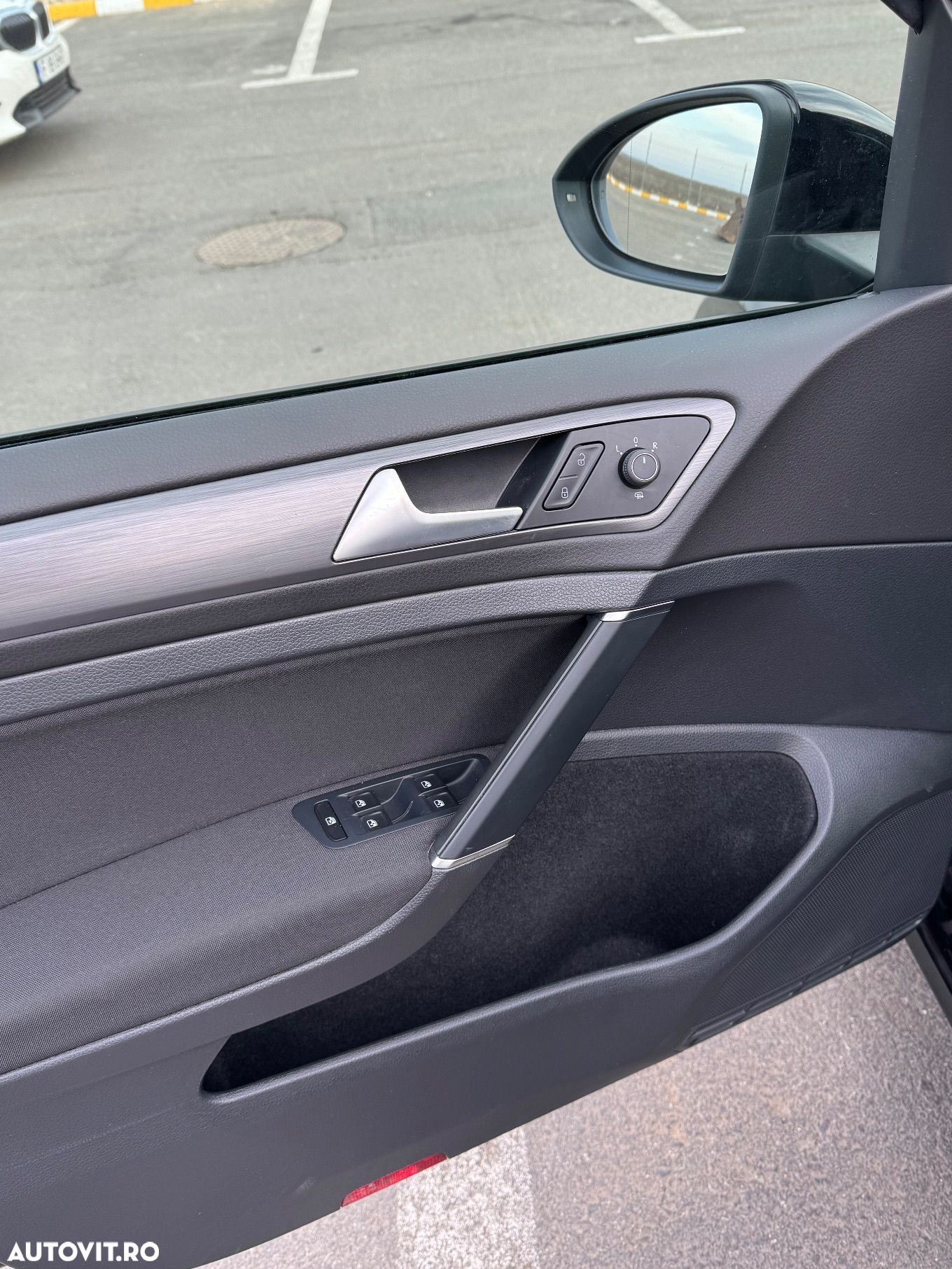 Volkswagen Golf e-Golf - 24