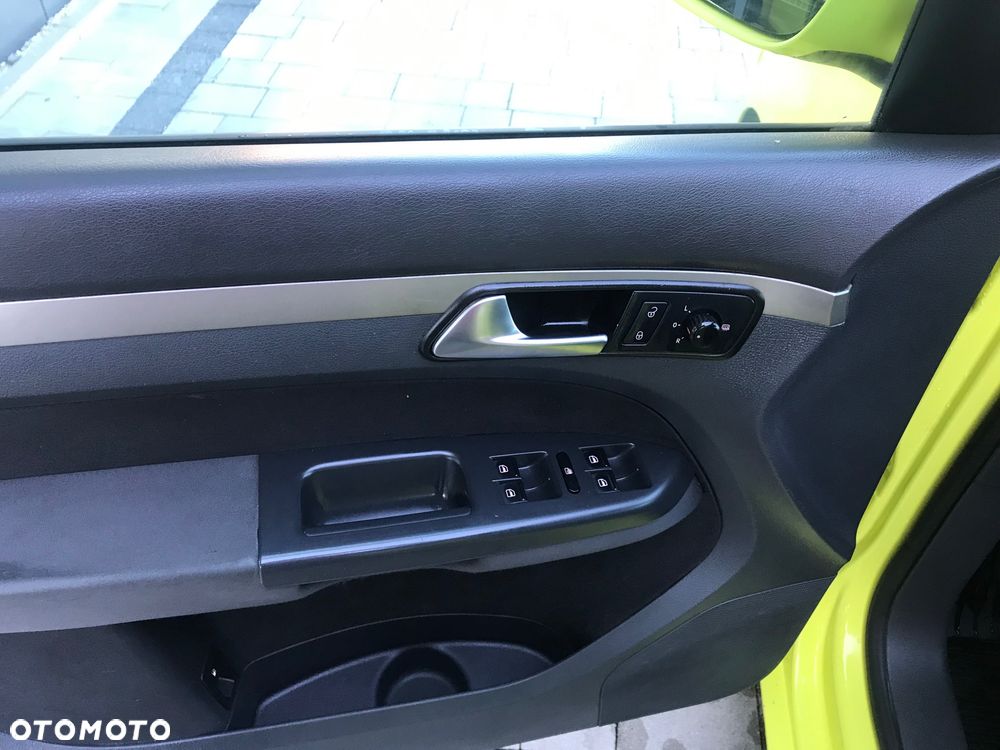 Volkswagen Touran - 25
