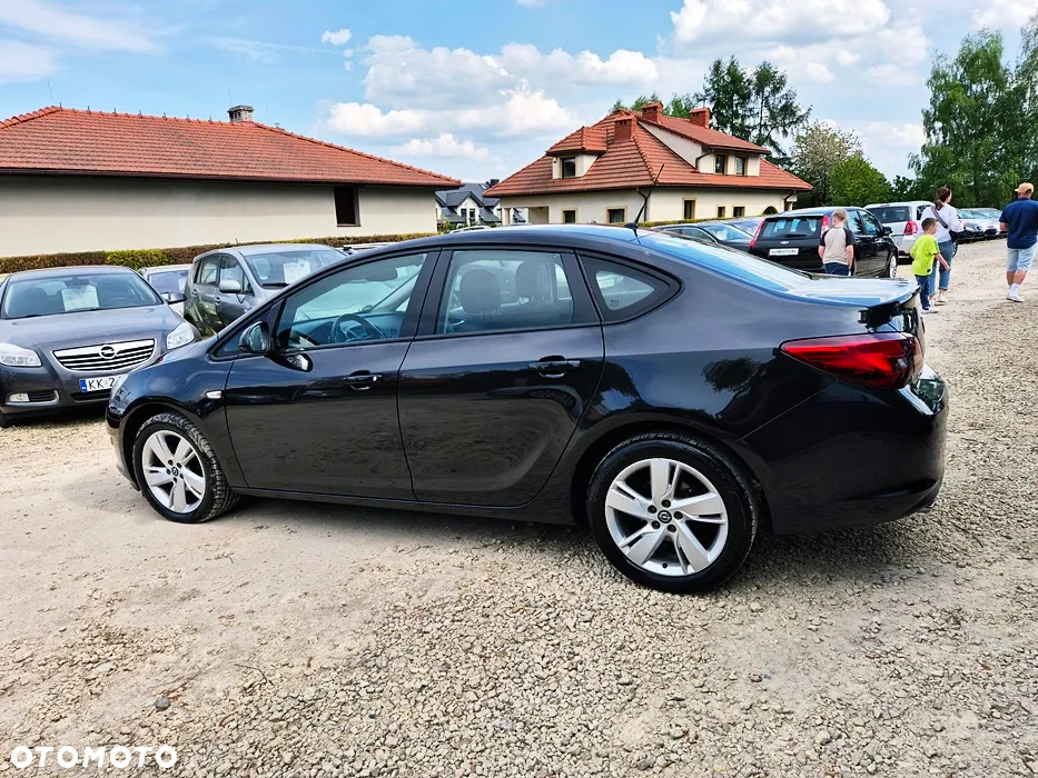 Opel Astra IV 1.4 T Business EU6 - 22