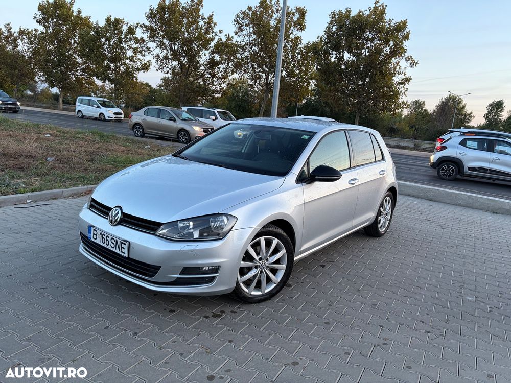 Volkswagen Golf - 1