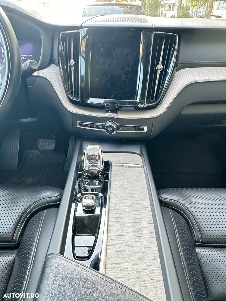 Volvo XC 60 T8 Twin Engine AWD R-Design - 21