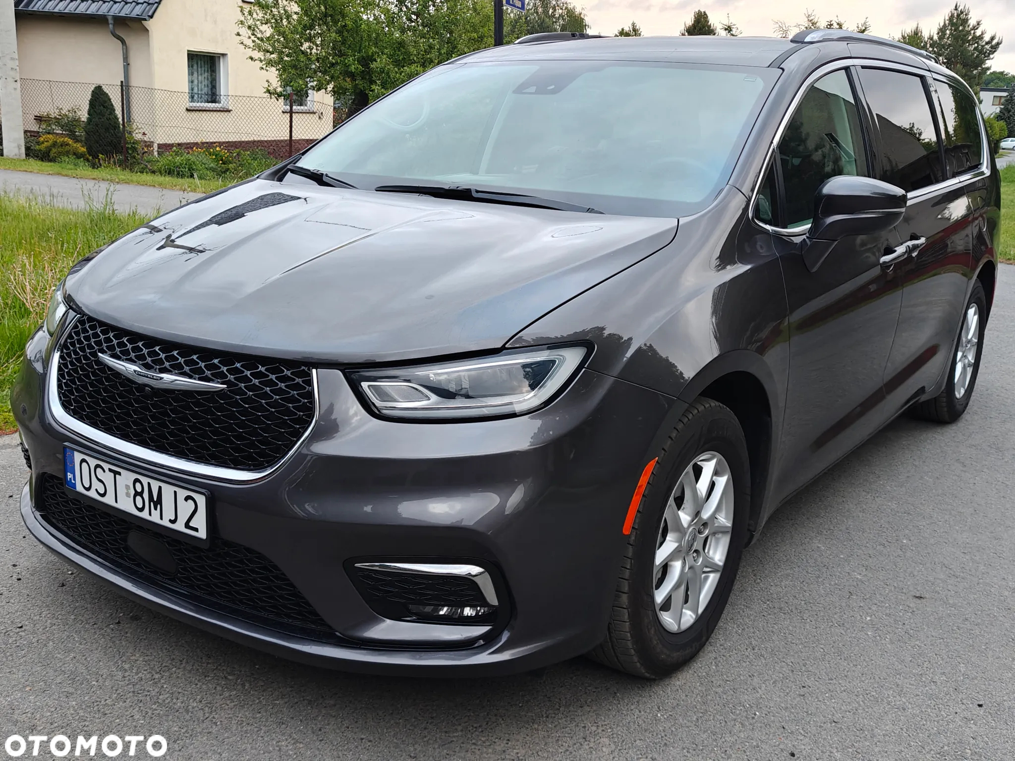 Chrysler Pacifica - 2