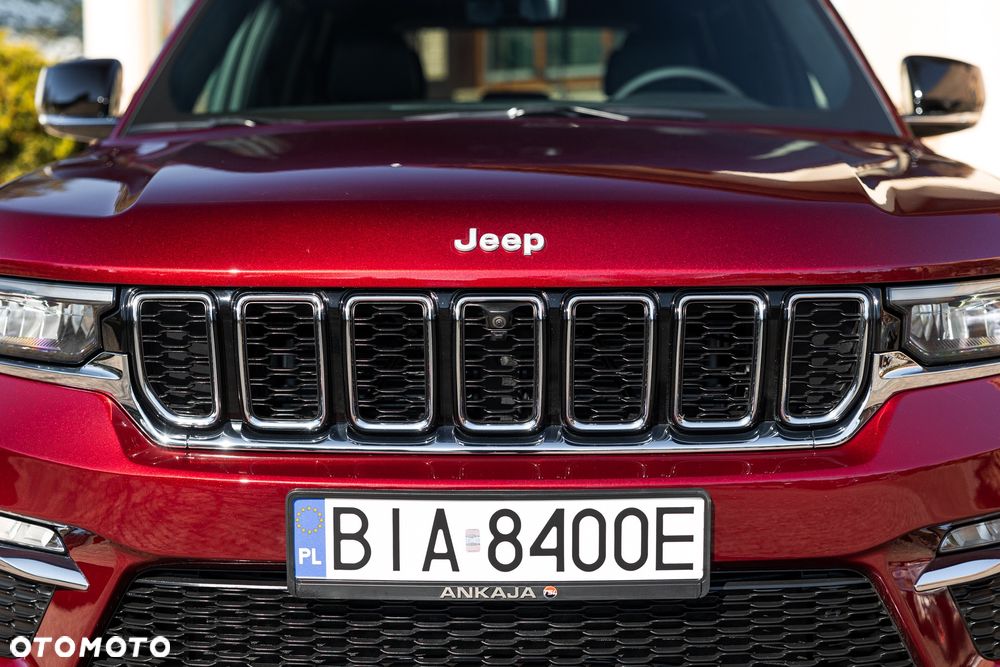 Jeep Grand Cherokee - 21