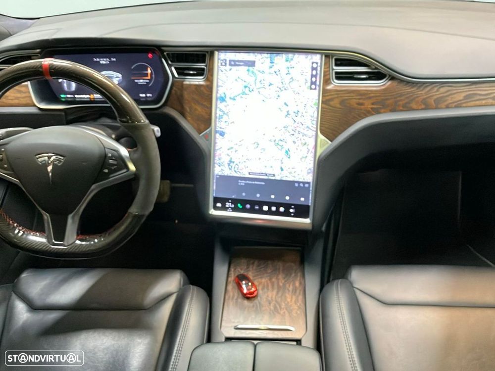 Tesla Model S - 11