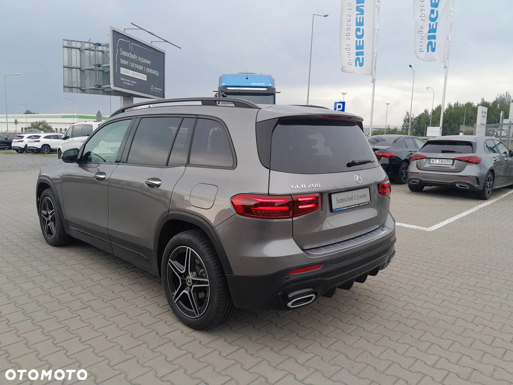 Mercedes-Benz GLB 200 AMG Line 7G-DCT - 4