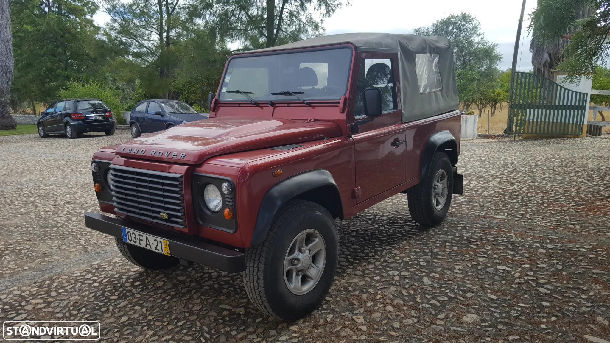 Land Rover Defender 90 SW 2.4 CRD S - 5