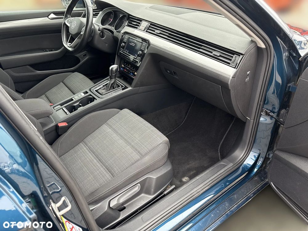 Volkswagen Passat Variant 2.0 TDI EVO Business DSG - 17