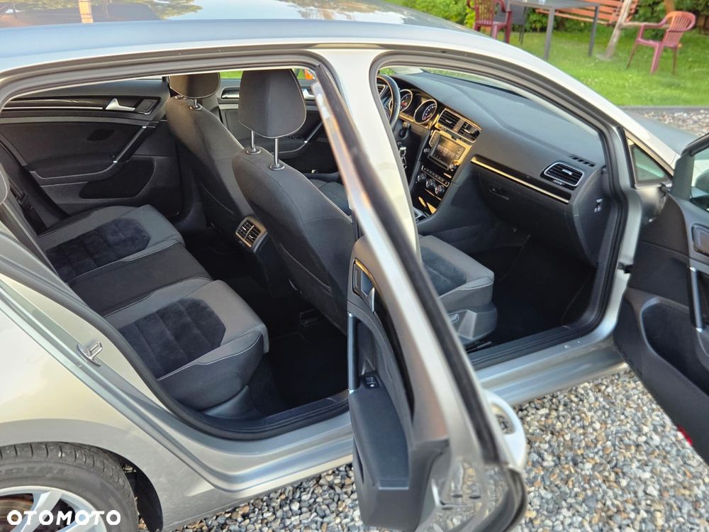 Volkswagen Golf - 15
