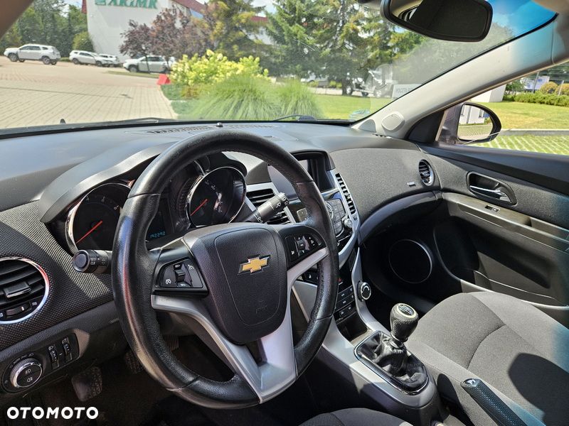 Chevrolet Cruze 1.8 LT - 11