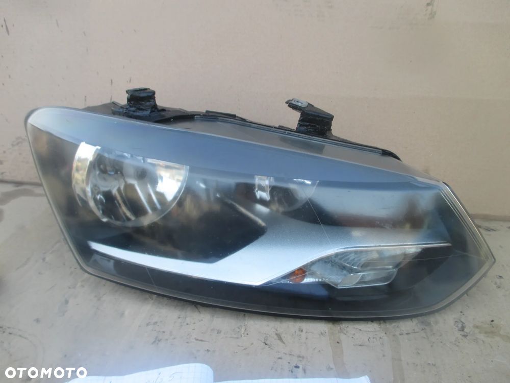 lampa prawa Polo V 6R1 Hella Europa - 1
