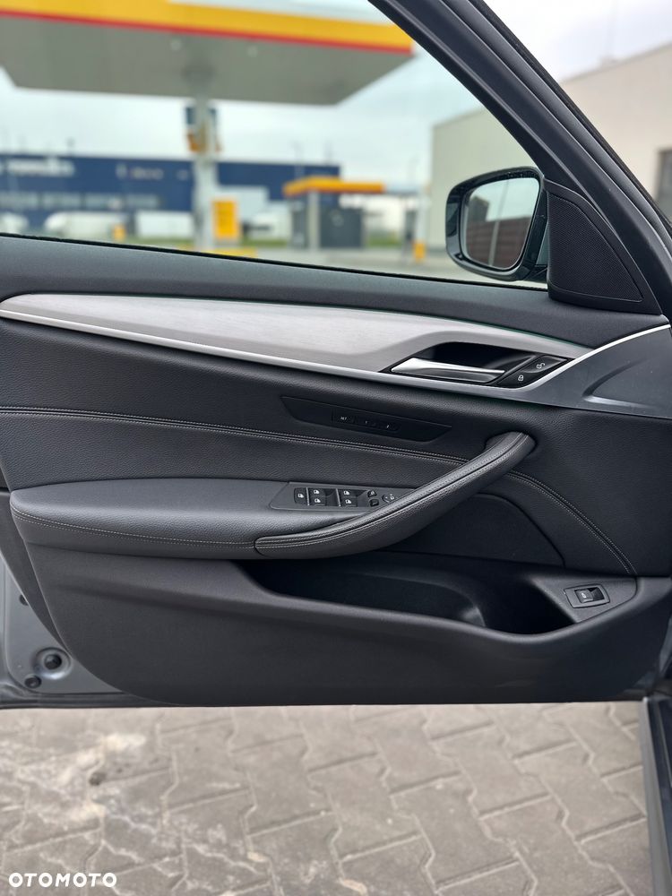 BMW Seria 5 520d M Sport Edition - 14