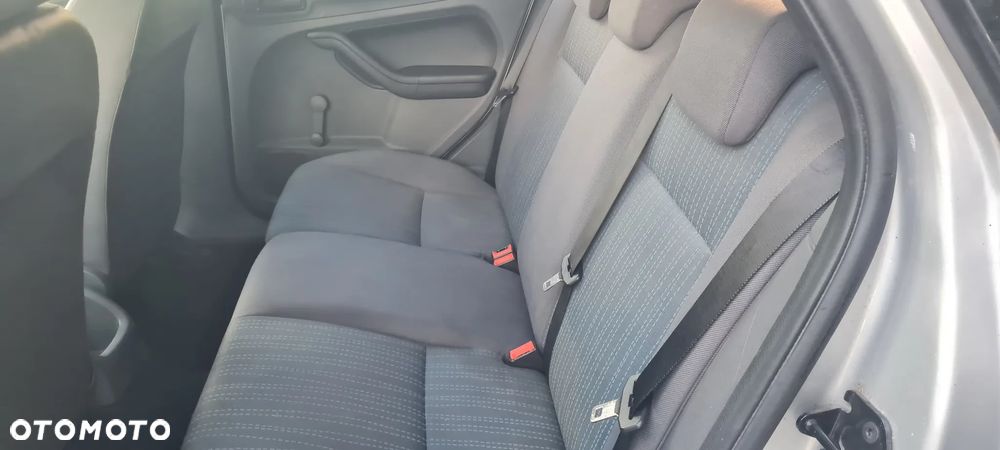 Ford Focus 1.6 Comfort - 18