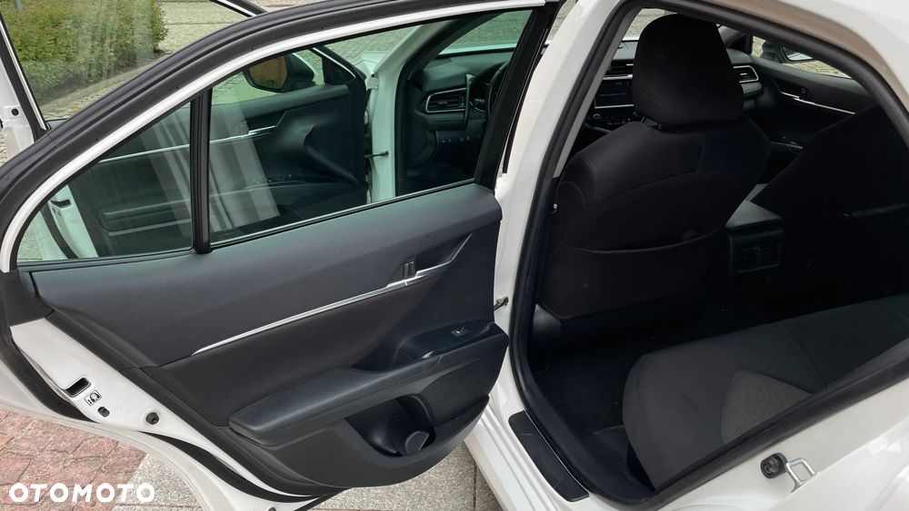 Toyota Camry 2.5 Hybrid Comfort CVT - 16