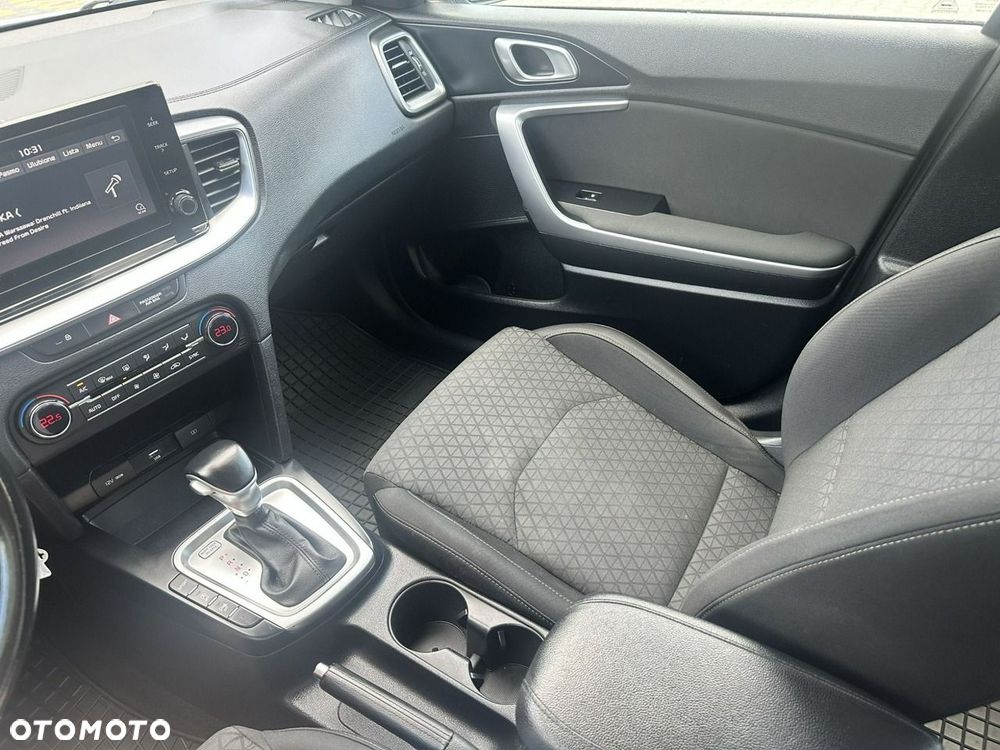 Kia Ceed - 40